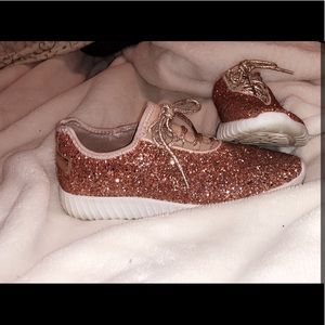 Glitter tennis shoes